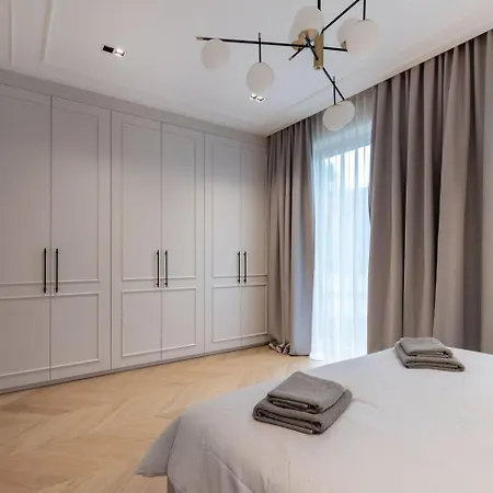 Spacious Luxury Apt With Terrace Old Town/paupys Apartment *