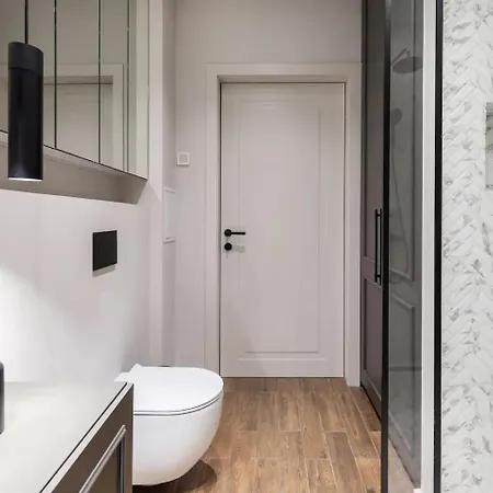 Spacious Luxury Apt With Terrace Old Town/paupys * فيلنيوس